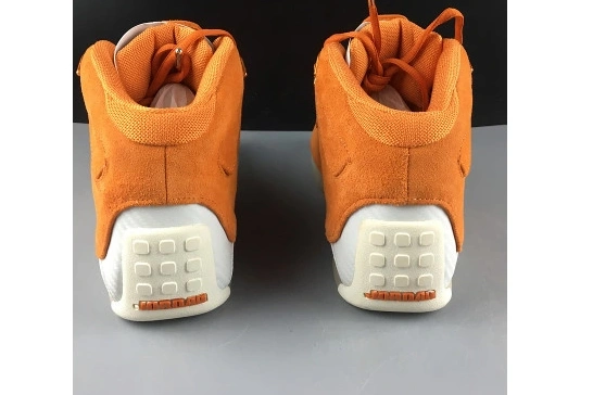  AA2494-801 AA2494-801 Jordan Orange Campfire 18 Retro 0825